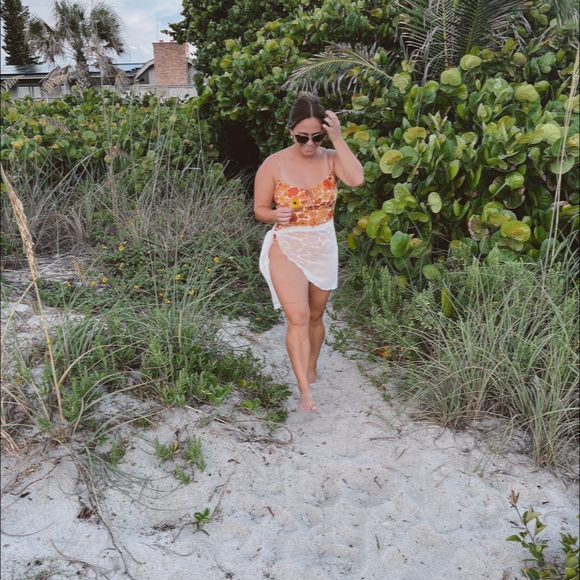 FLORA ONE-PIECE SWIMSUIT (retro flowers) boutique swimsuit brand - Picture 7 of 14